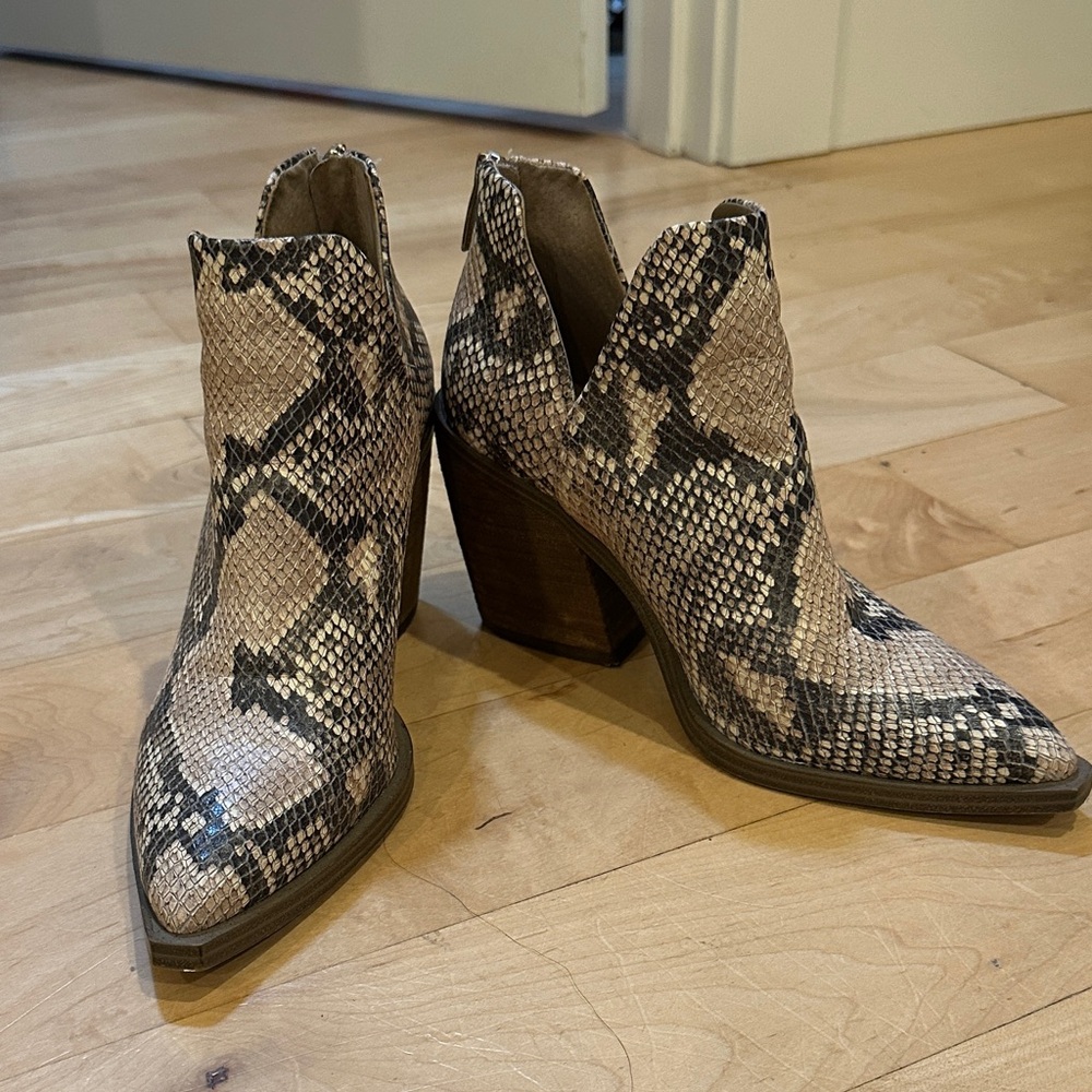 Vince Camuto Beige and Black Snakeskin Booties